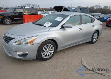 2015 Nissan Altima 2.5/2.5 S/2.5 Sl/2.5 Sv z USA, uszkodzony, nr VIN 1N4AL3AP1FN390634